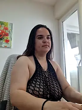 Snapshot of Ella-Diamond chatting on 05-12-26, 05:48 Ella-Diamond online show from 05-12-26, 05:48