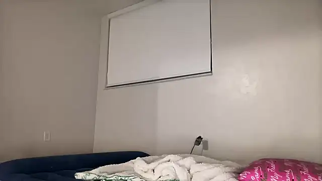 Snapshot of miamiworld chatting on 02-25-26, 07:52 miamiworld online show from 02-25-26, 07:52