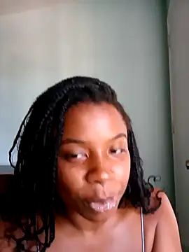 Snapshot of miamiworld chatting on 02-10-25, 08:31 miamiworld online show from 02-10-25, 08:31