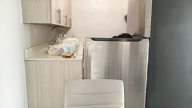 Snapshot of miamiworld chatting on 02-28-26, 04:06 miamiworld online show from 02-28-26, 04:06