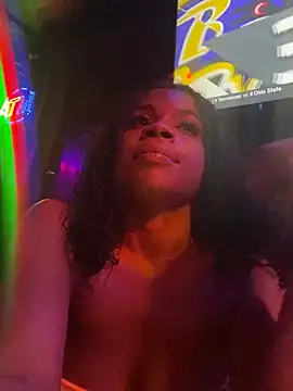 Snapshot of miamiworld chatting on 12-16-24, 06:32 miamiworld online show from 12-16-24, 06:32