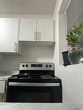 Snapshot of miamiworld chatting on 11-12-25, 11:08 miamiworld online show from 11-12-25, 11:08