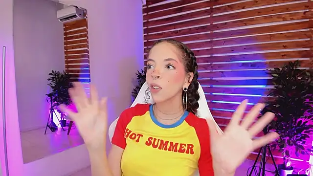 Sapphire Venuss online show from 03-26-26, 12:20