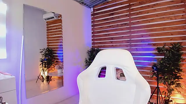 Sapphire Venuss online show from 04-18-26, 12:46