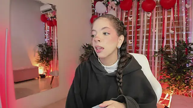 Sapphire Venuss online show from 02-16-26, 12:42