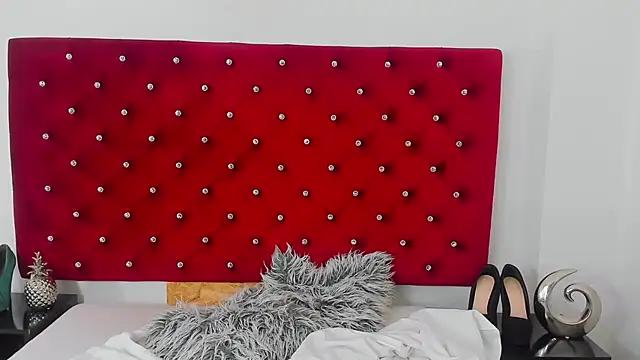 Snapshot of LexyBigBoobs chatting on 02-25-25, 10:15 LexyBigBoobs online show from 02-25-25, 10:15