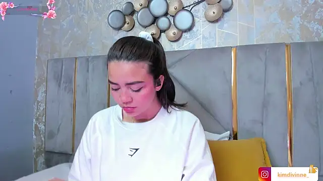 KimDevinne online show from 11-19-25, 02:00