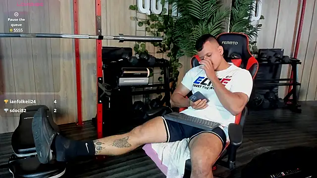 Snapshot of Alex_towers chatting on 01-28-25, 10:01 Alex towers online show from 01-28-25, 10:01