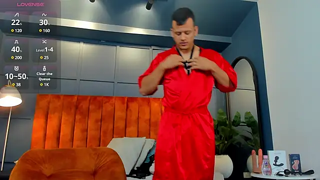 Snapshot of Alex_towers chatting on 12-19-24, 04:02 Alex towers online show from 12-19-24, 04:02