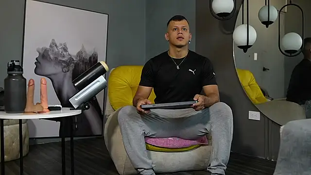 Snapshot of Alex_towers chatting on 01-11-25, 07:05 Alex towers online show from 01-11-25, 07:05