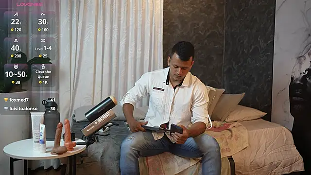 Snapshot of Alex_towers chatting on 01-22-25, 10:15 Alex towers online show from 01-22-25, 10:15