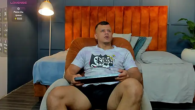 Snapshot of Alex_towers chatting on 12-26-24, 06:54 Alex towers online show from 12-26-24, 06:54