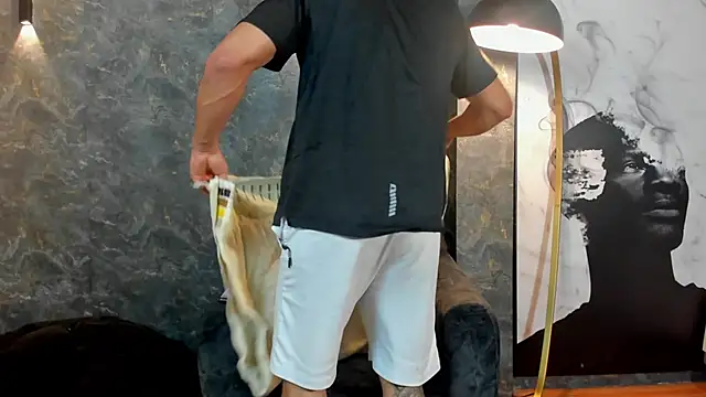 Snapshot of Alex_towers chatting on 01-06-25, 11:09 Alex towers online show from 01-06-25, 11:09