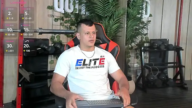 Snapshot of Alex_towers chatting on 01-28-25, 07:00 Alex towers online show from 01-28-25, 07:00