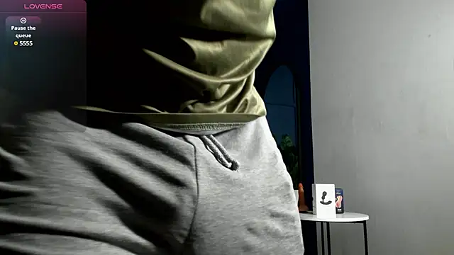 Snapshot of Alex_towers chatting on 12-17-24, 07:04 Alex towers online show from 12-17-24, 07:04