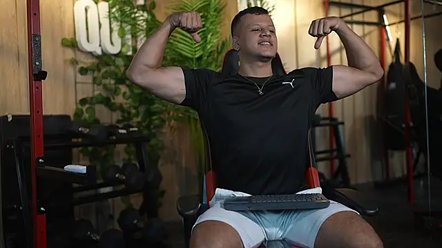 Snapshot of Alex_towers chatting on 01-31-25, 06:36 Alex towers online show from 01-31-25, 06:36