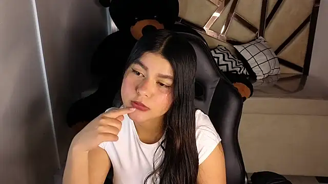 emmalee 01a online show from 02-06-25, 10:58