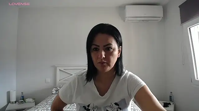 Snapshot of Sofiiaa_Cooper chatting on 02-05-26, 10:33 Sofiiaa Cooper online show from 02-05-26, 10:33