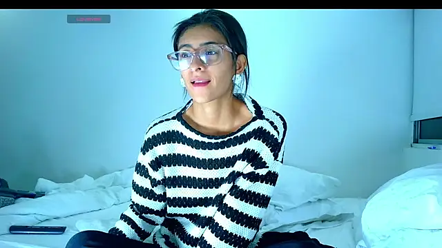 Snapshot of thedianakaro chatting on 10-11-25, 04:46 thedianakaro online show from 10-11-25, 04:46