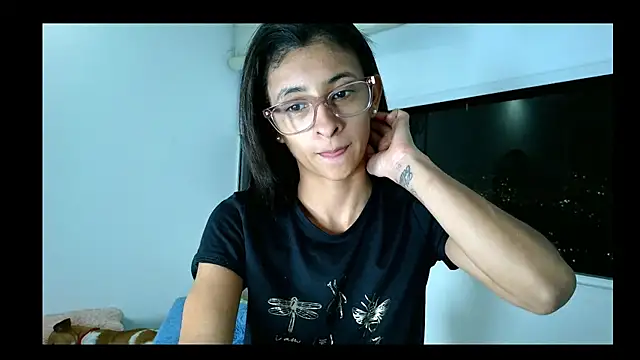 Snapshot of thedianakaro chatting on 02-28-25, 03:04 thedianakaro online show from 02-28-25, 03:04