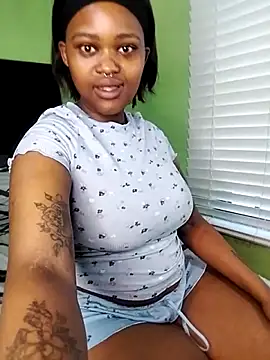 ThickPearlx23 online show from 10-23-25, 04:11