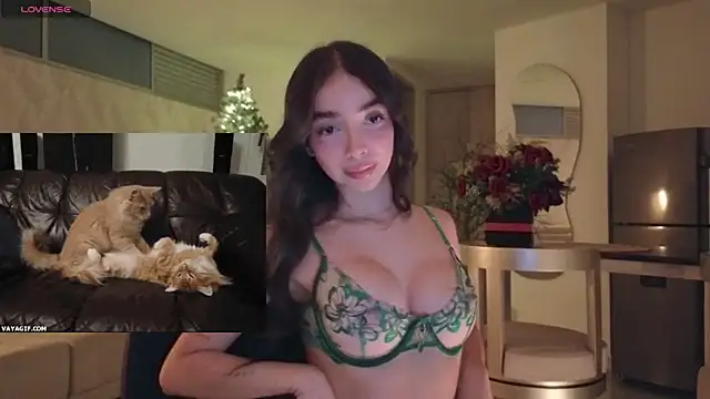 Siny Moore online show from 12-20-25, 01:08