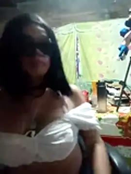 Snapshot of yovana13 chatting on 02-07-26, 03:58 yovana13 online show from 02-07-26, 03:58