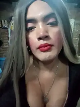 Snapshot of yovana13 chatting on 03-04-26, 09:06 yovana13 online show from 03-04-26, 09:06