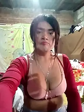 Snapshot of yovana13 chatting on 02-16-26, 05:55 yovana13 online show from 02-16-26, 05:55