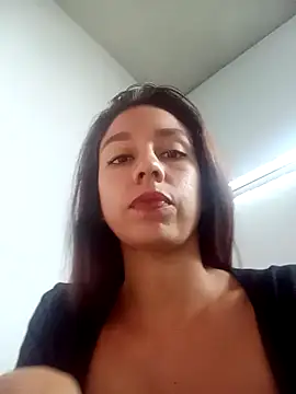 Snapshot of Luci_And_Sofi chatting on 02-21-26, 04:31 Luci And Sofi online show from 02-21-26, 04:31