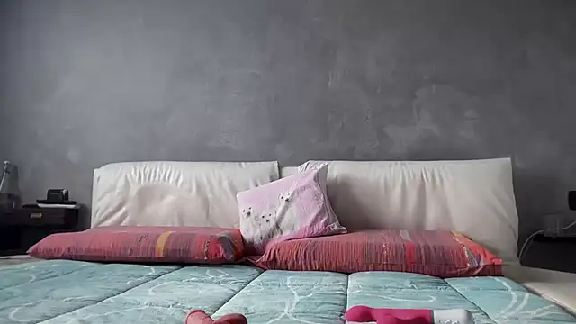 Snapshot of Elektra250 chatting on 12-02-24, 10:03 Elektra250 online show from 12-02-24, 10:03