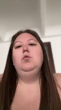 Snapshot of Chloee_ep chatting on 04-30-26, 04:03 Chloee ep online show from 04-30-26, 04:03