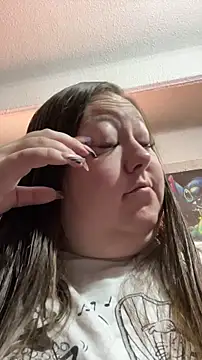 Chloee ep online show from 12-19-25, 05:04