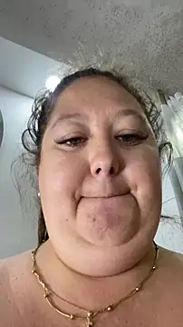 Chloee ep online show from 11-18-25, 04:16