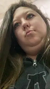 Snapshot of Chloee_ep chatting on 04-23-26, 01:13 Chloee ep online show from 04-23-26, 01:13