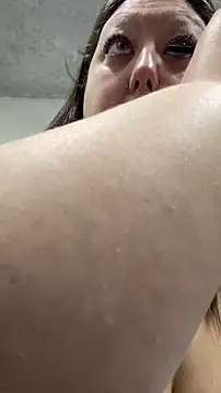 Snapshot of Chloee_ep chatting on 04-19-26, 04:35 Chloee ep online show from 04-19-26, 04:35