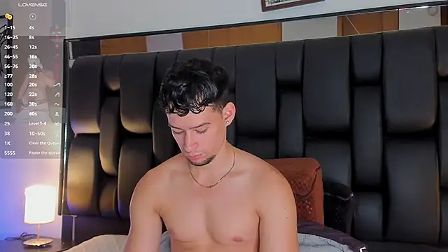 JadeSmiith  online show from 12-15-25, 10:59