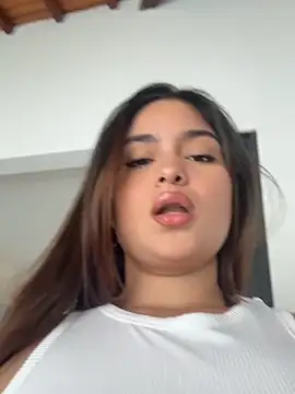 Snapshot of Sarasweet_sex chatting on 05-17-26, 04:51 Sarasweet sex online show from 05-17-26, 04:51
