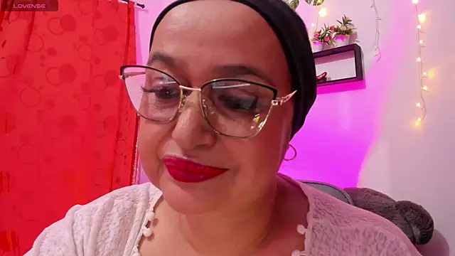 Gia Nahomi online show from 01-12-26, 10:47