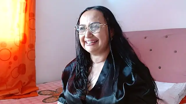 Gia Nahomi online show from 01-15-25, 10:02