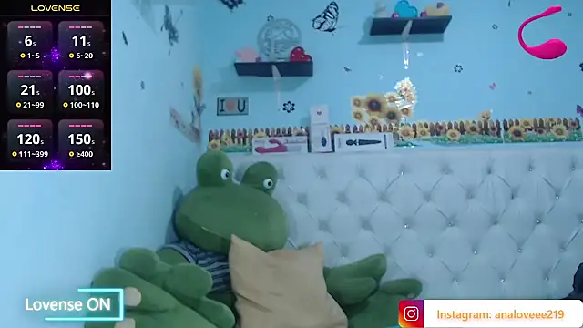 Snapshot of ana_studio chatting on 02-23-26, 02:28 ana studio online show from 02-23-26, 02:28