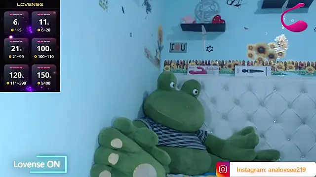 Snapshot of ana_studio chatting on 03-04-26, 02:03 ana studio online show from 03-04-26, 02:03