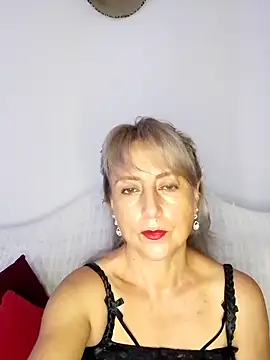 Snapshot of almaluna7 chatting on 10-18-25, 01:29 almaluna7 online show from 10-18-25, 01:29