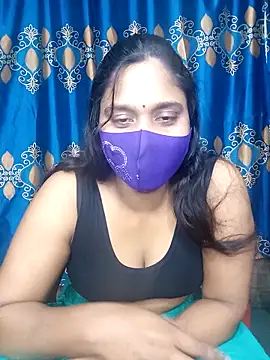 Snapshot of Hot_Maleka chatting on 03-19-25, 02:35 Hot Maleka online show from 03-19-25, 02:35