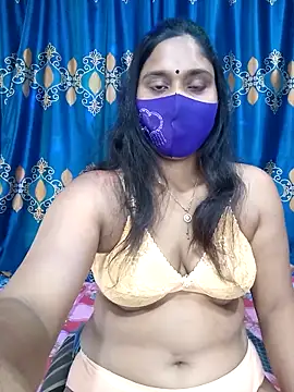 Snapshot of Hot_Maleka chatting on 03-04-25, 06:04 Hot Maleka online show from 03-04-25, 06:04