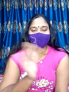 Snapshot of Hot_Maleka chatting on 03-13-25, 01:10 Hot Maleka online show from 03-13-25, 01:10