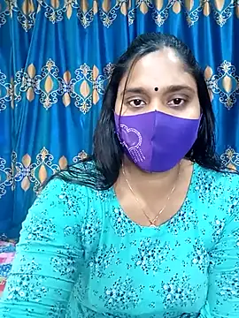 Snapshot of Hot_Maleka chatting on 03-08-25, 05:59 Hot Maleka online show from 03-08-25, 05:59