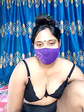 Snapshot of Hot_Maleka chatting on 03-13-25, 06:16 Hot Maleka online show from 03-13-25, 06:16