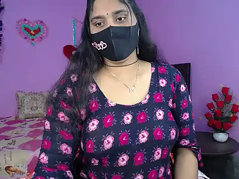 Snapshot of Hot_Maleka chatting on 02-24-26, 04:30 Hot Maleka online show from 02-24-26, 04:30