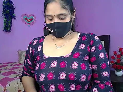 Hot Maleka online show from 03-06-26, 04:24